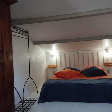 Chambre D'Hotes L'Orange Bleue Rustrel Exteriör bild